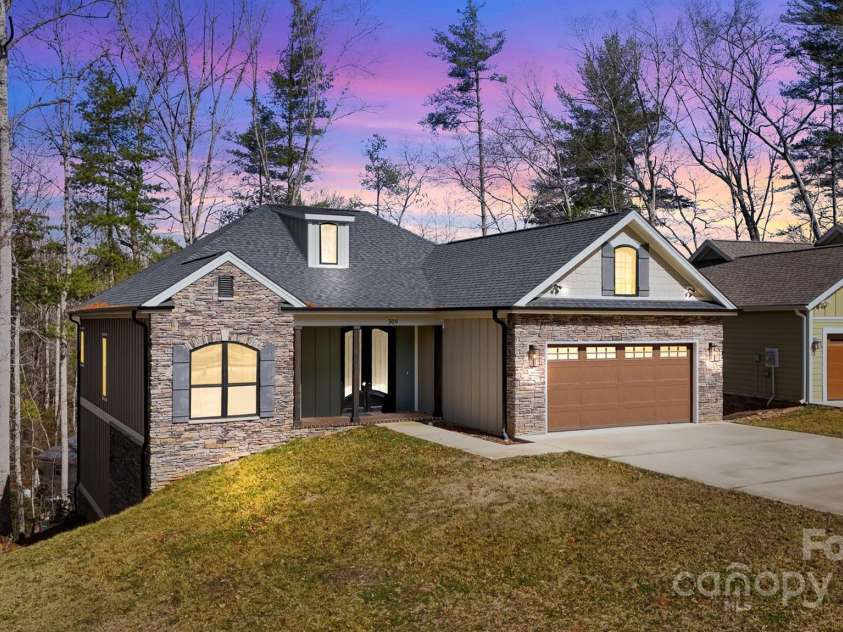 309 Sassafras Court, Lenoir, NC 28645.  MLS# CAR4185279, YatesRealty ID 7196. 