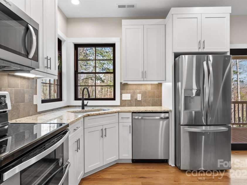 309 Sassafras Court, Lenoir, NC 28645.  MLS# CAR4316809, YatesRealty ID 7196. 