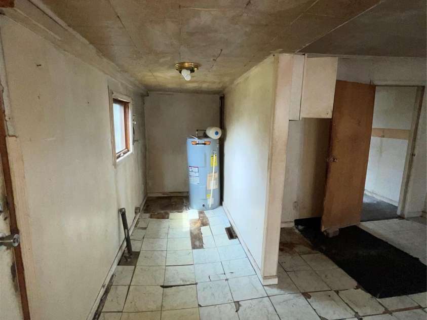 529 Devine Street, Chester, SC 29706.  MLS# CAR4237491, YatesRealty ID 7199. 