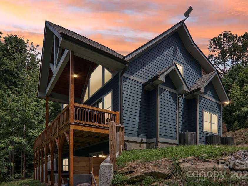 1105 Falls View Drive, Bryson City, NC 28713.  MLS# CAR4295433, YatesRealty ID 72. 