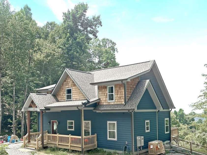 1105 Falls View Drive, Bryson City, NC 28713.  MLS# CAR4295433, YatesRealty ID 72. 