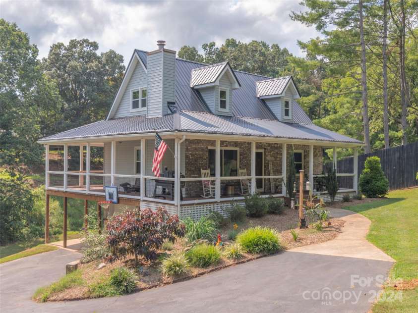 578 Hilltop Farm Road, Canton, NC 28716.  MLS# CAR4171988, YatesRealty ID 720. 