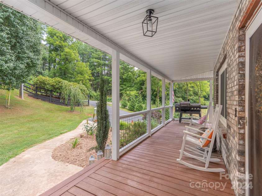 578 Hilltop Farm Road, Canton, NC 28716.  MLS# CAR4171988, YatesRealty ID 720. 