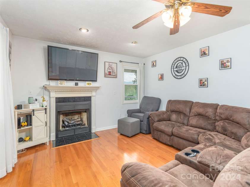 578 Hilltop Farm Road, Canton, NC 28716.  MLS# CAR4171988, YatesRealty ID 720. 