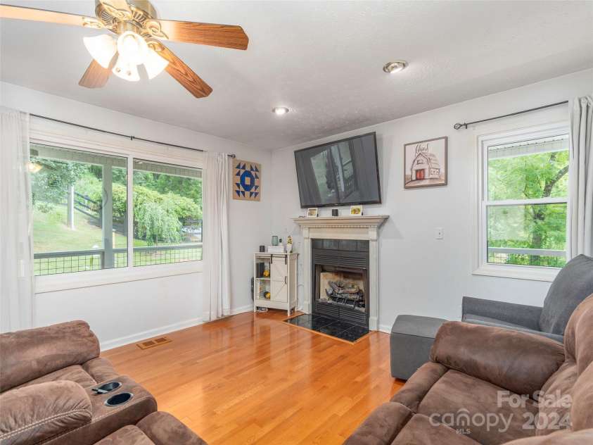 578 Hilltop Farm Road, Canton, NC 28716.  MLS# CAR4171988, YatesRealty ID 720. 