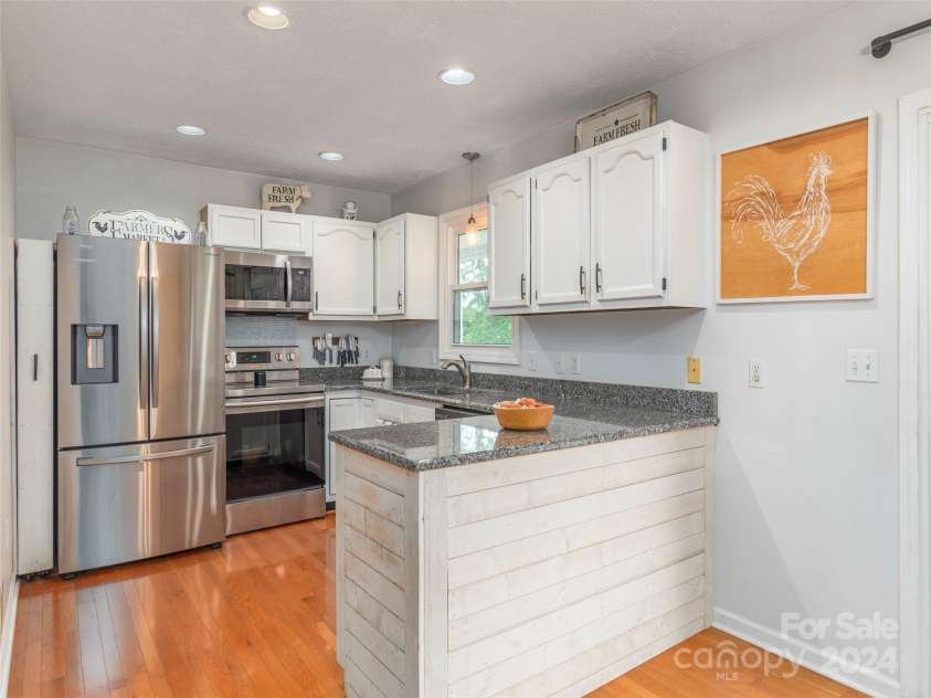 578 Hilltop Farm Road, Canton, NC 28716.  MLS# CAR4171988, YatesRealty ID 720. 