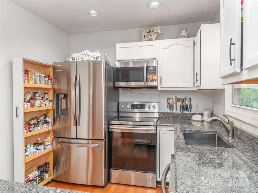 578 Hilltop Farm Road, Canton, NC 28716.  MLS# CAR4171988, YatesRealty ID 720. 
