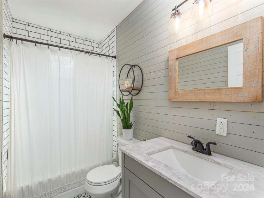 578 Hilltop Farm Road, Canton, NC 28716.  MLS# CAR4171988, YatesRealty ID 720. 