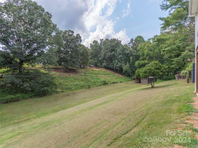578 Hilltop Farm Road, Canton, NC 28716.  MLS# CAR4171988, YatesRealty ID 720. 