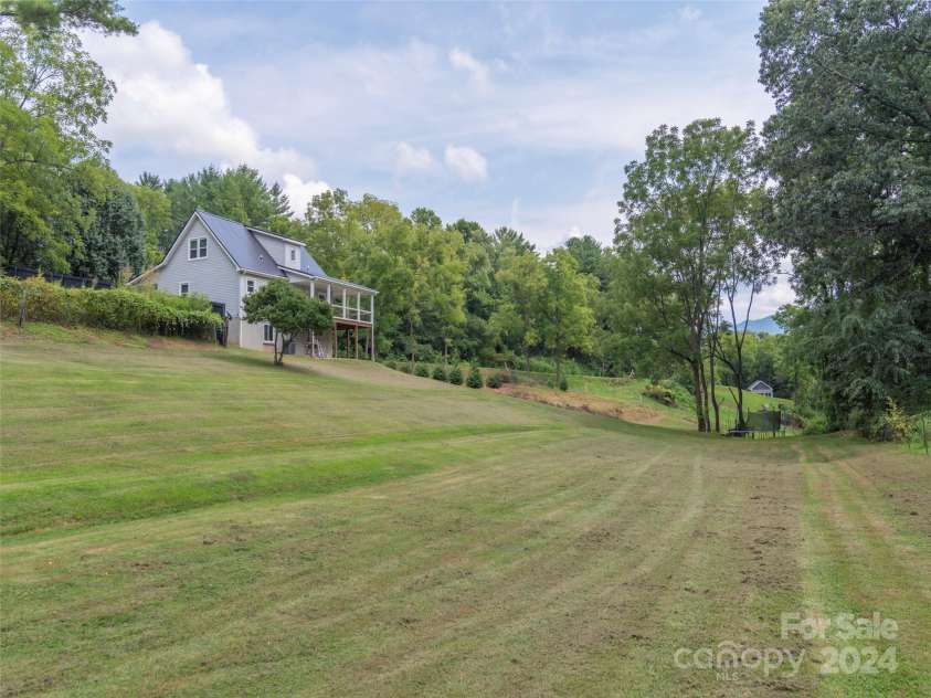 578 Hilltop Farm Road, Canton, NC 28716.  MLS# CAR4171988, YatesRealty ID 720. 