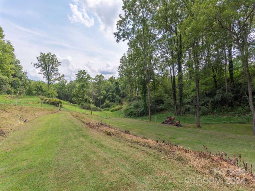 578 Hilltop Farm Road, Canton, NC 28716.  MLS# CAR4171988, YatesRealty ID 720. 