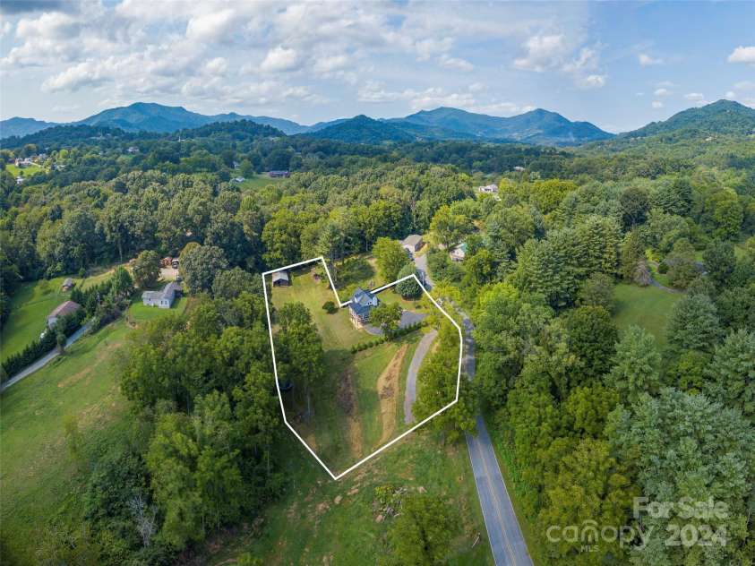 578 Hilltop Farm Road, Canton, NC 28716.  MLS# CAR4171988, YatesRealty ID 720. 