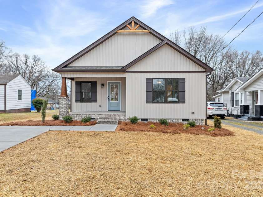 1007 Wentworth Street, Reidsville, NC 27320.  MLS# CAR4233133, YatesRealty ID 7200. 