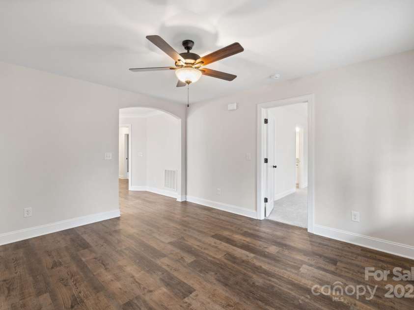 1007 Wentworth Street, Reidsville, NC 27320.  MLS# CAR4233133, YatesRealty ID 7200. 