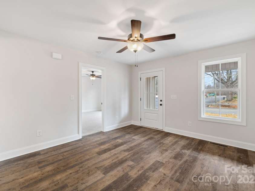 1007 Wentworth Street, Reidsville, NC 27320.  MLS# CAR4233133, YatesRealty ID 7200. 