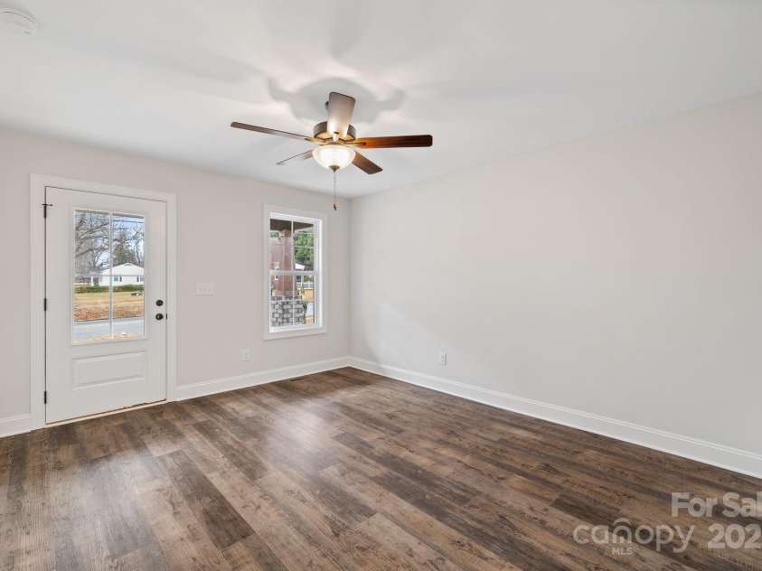 1007 Wentworth Street, Reidsville, NC 27320.  MLS# CAR4233133, YatesRealty ID 7200. 