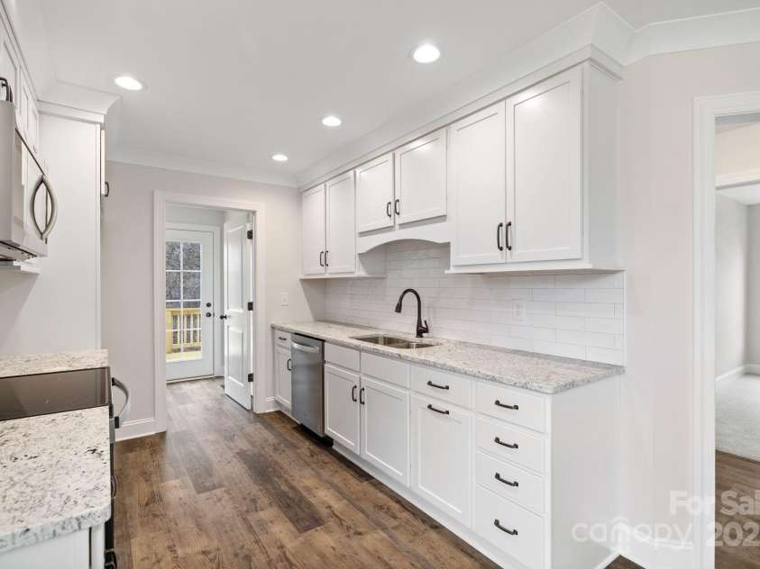 1007 Wentworth Street, Reidsville, NC 27320.  MLS# CAR4233133, YatesRealty ID 7200. 