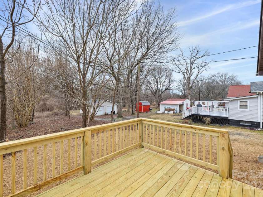 1007 Wentworth Street, Reidsville, NC 27320.  MLS# CAR4233133, YatesRealty ID 7200. 