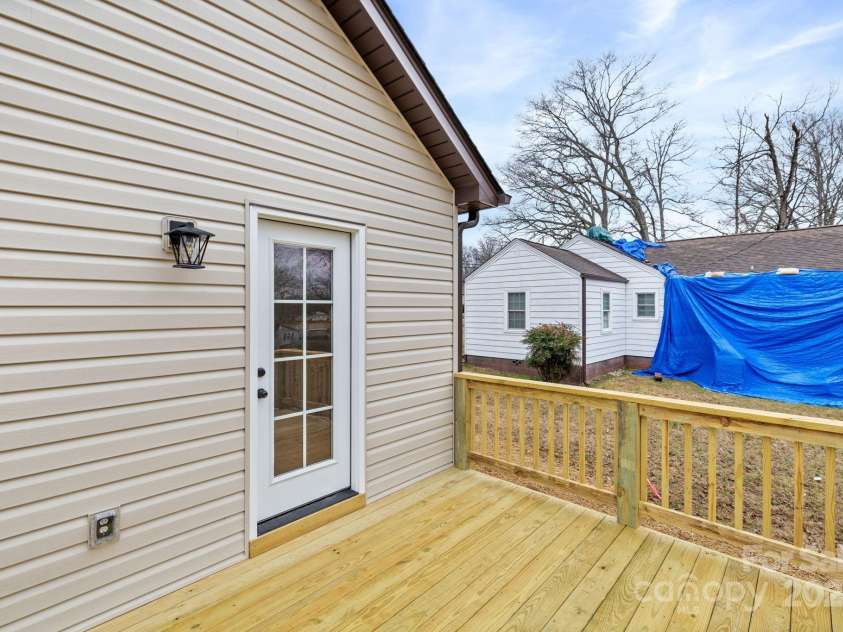 1007 Wentworth Street, Reidsville, NC 27320.  MLS# CAR4233133, YatesRealty ID 7200. 