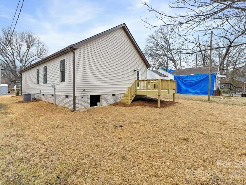 1007 Wentworth Street, Reidsville, NC 27320.  MLS# CAR4233133, YatesRealty ID 7200. 