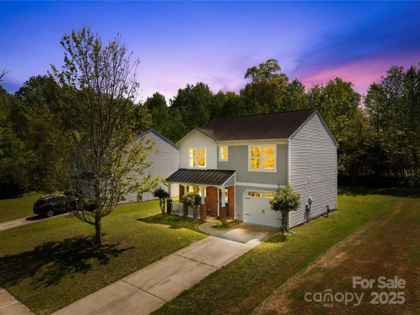 2115 Sonoma Valley Drive, Charlotte, NC 28214.  MLS# CAR4247559, YatesRealty ID 7201. 