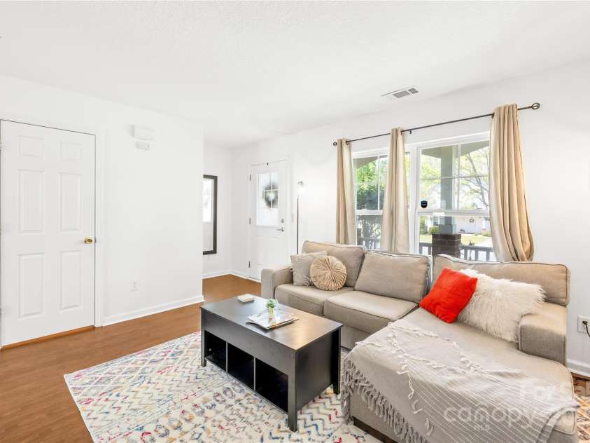 2115 Sonoma Valley Drive, Charlotte, NC 28214.  MLS# CAR4247559, YatesRealty ID 7201. 