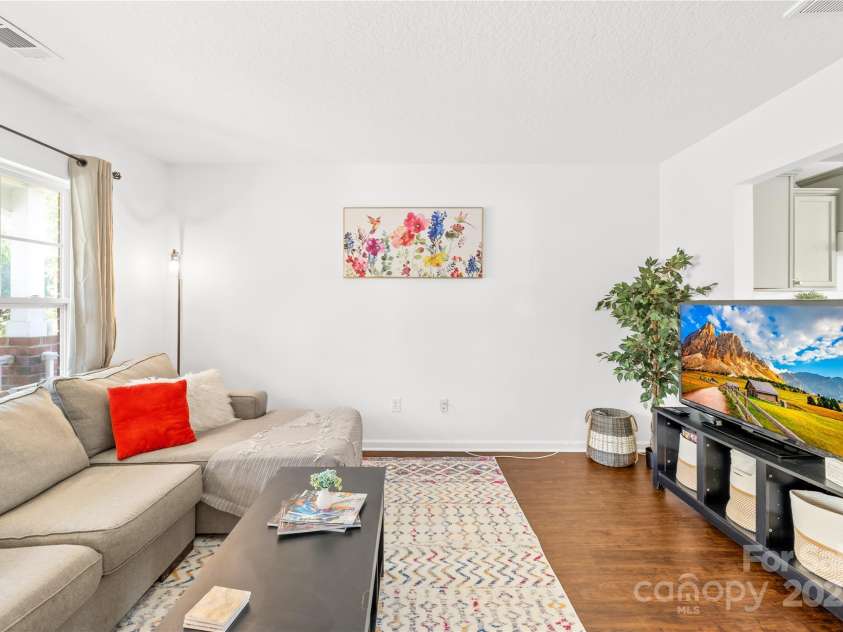 2115 Sonoma Valley Drive, Charlotte, NC 28214.  MLS# CAR4247559, YatesRealty ID 7201. 