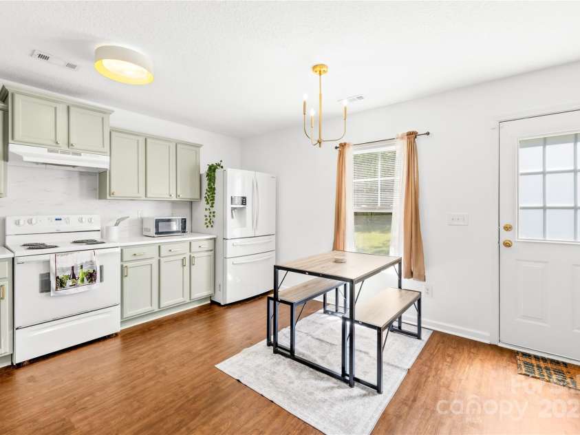 2115 Sonoma Valley Drive, Charlotte, NC 28214.  MLS# CAR4247559, YatesRealty ID 7201. 