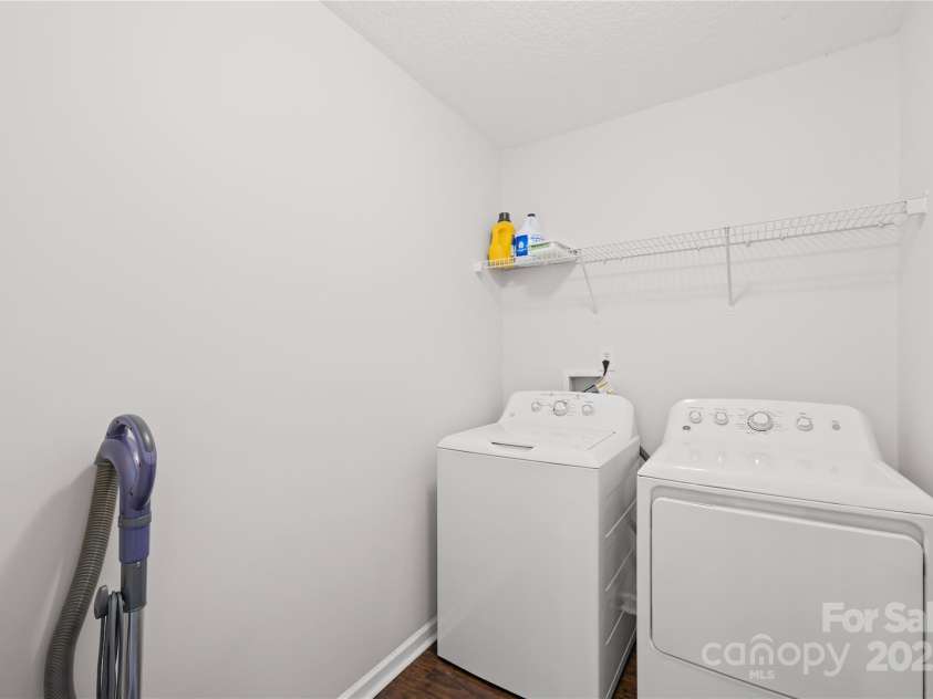 2115 Sonoma Valley Drive, Charlotte, NC 28214.  MLS# CAR4247559, YatesRealty ID 7201. 
