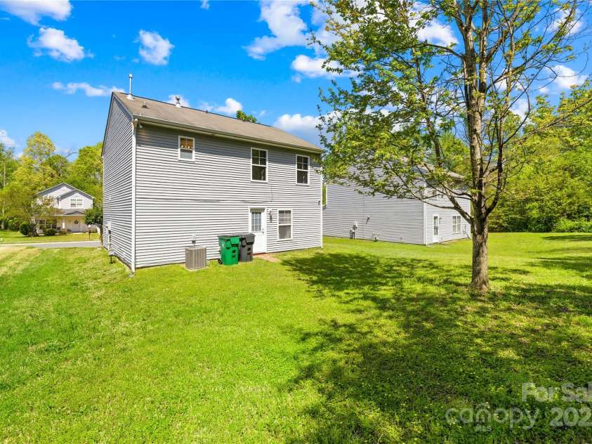 2115 Sonoma Valley Drive, Charlotte, NC 28214.  MLS# CAR4247559, YatesRealty ID 7201. 