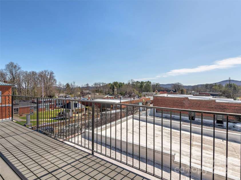 23 Broad Street, Brevard, NC 28712.  MLS# CAR4234040, YatesRealty ID 7202. 