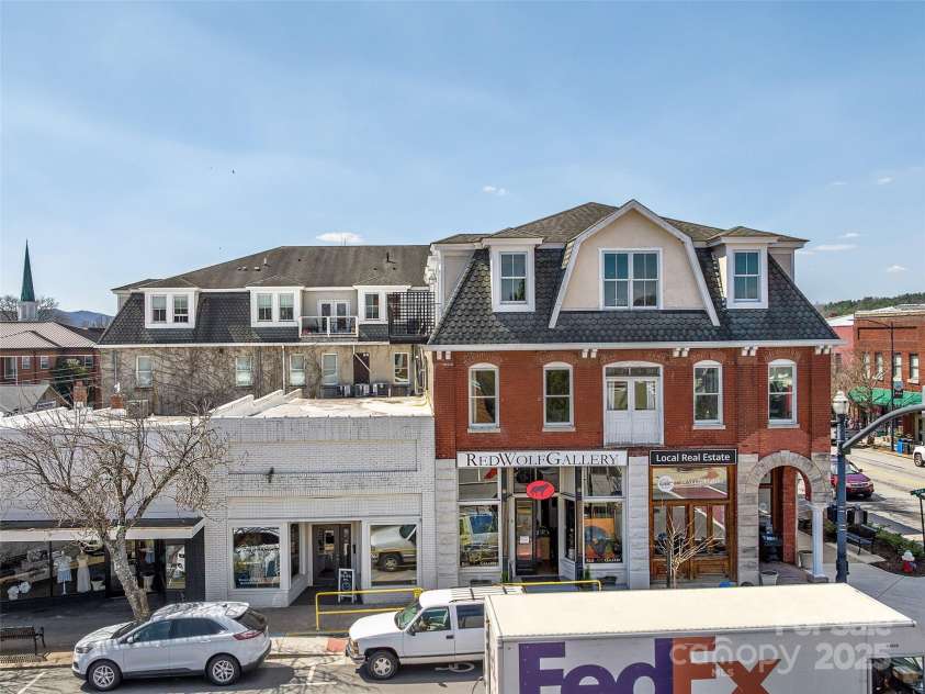 23 Broad Street, Brevard, NC 28712.  MLS# CAR4234040, YatesRealty ID 7202. 