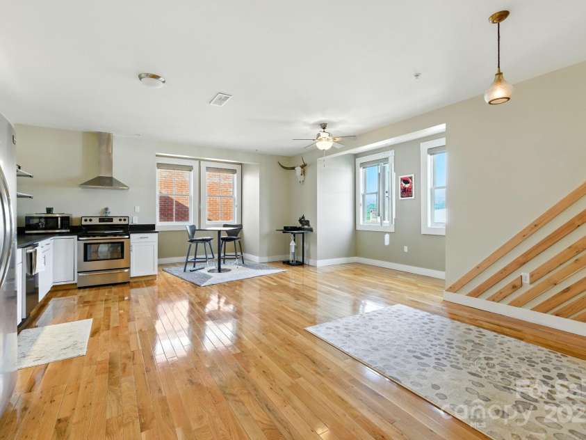 23 Broad Street, Brevard, NC 28712.  MLS# CAR4296466, YatesRealty ID 7202. 