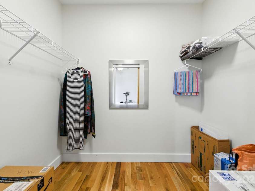 23 Broad Street, Brevard, NC 28712.  MLS# CAR4296466, YatesRealty ID 7202. 