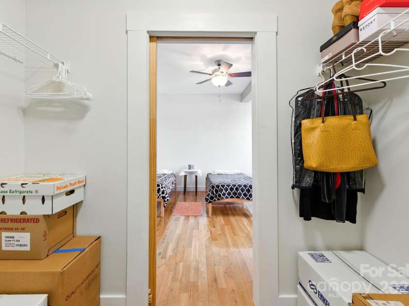 23 Broad Street, Brevard, NC 28712.  MLS# CAR4296466, YatesRealty ID 7202. 