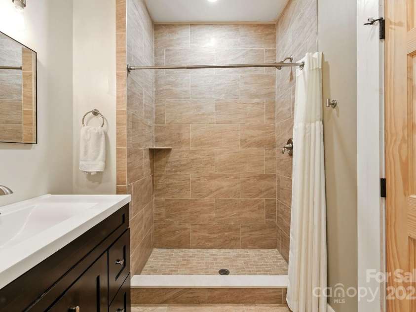 23 Broad Street, Brevard, NC 28712.  MLS# CAR4296466, YatesRealty ID 7202. 