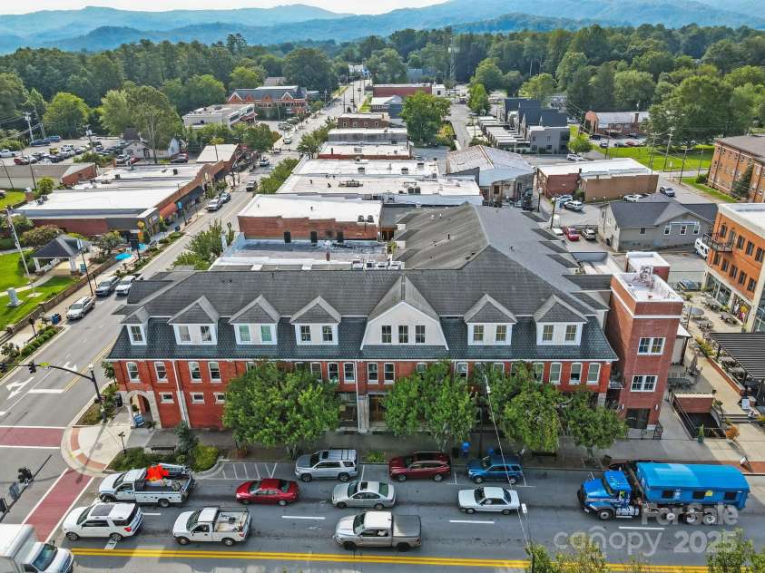 23 Broad Street, Brevard, NC 28712.  MLS# CAR4296466, YatesRealty ID 7202. 