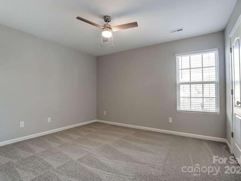 129 Woodbridge Circle, Mount Holly, NC 28120.  MLS# CAR4220719, YatesRealty ID 7203. 