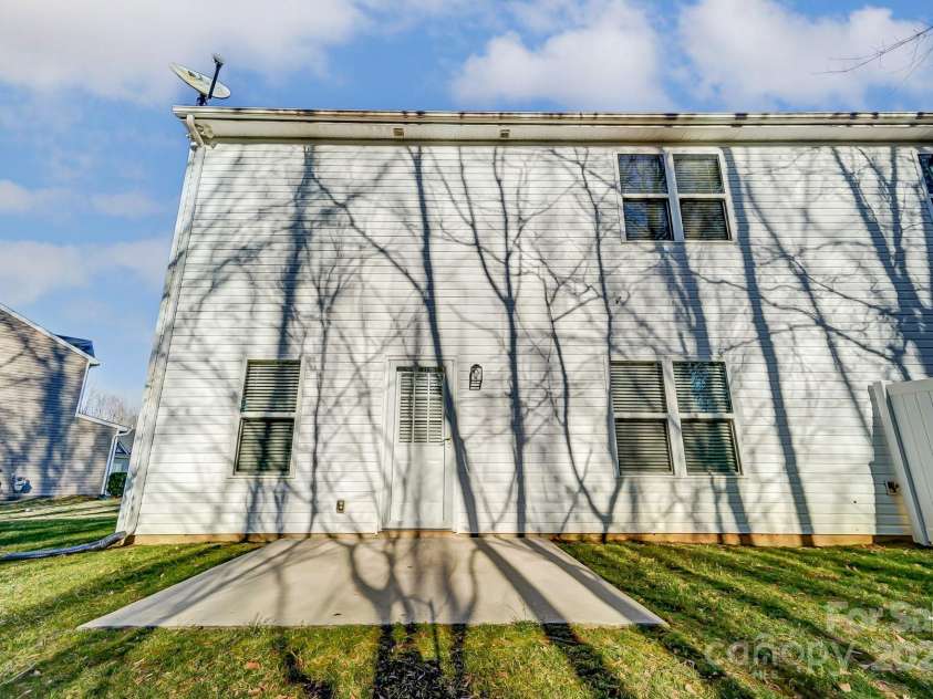 129 Woodbridge Circle, Mount Holly, NC 28120.  MLS# CAR4220719, YatesRealty ID 7203. 