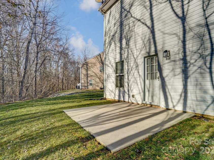 129 Woodbridge Circle, Mount Holly, NC 28120.  MLS# CAR4220719, YatesRealty ID 7203. 