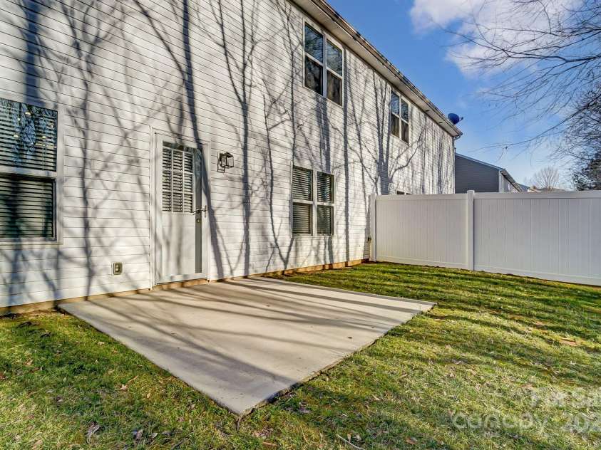 129 Woodbridge Circle, Mount Holly, NC 28120.  MLS# CAR4220719, YatesRealty ID 7203. 