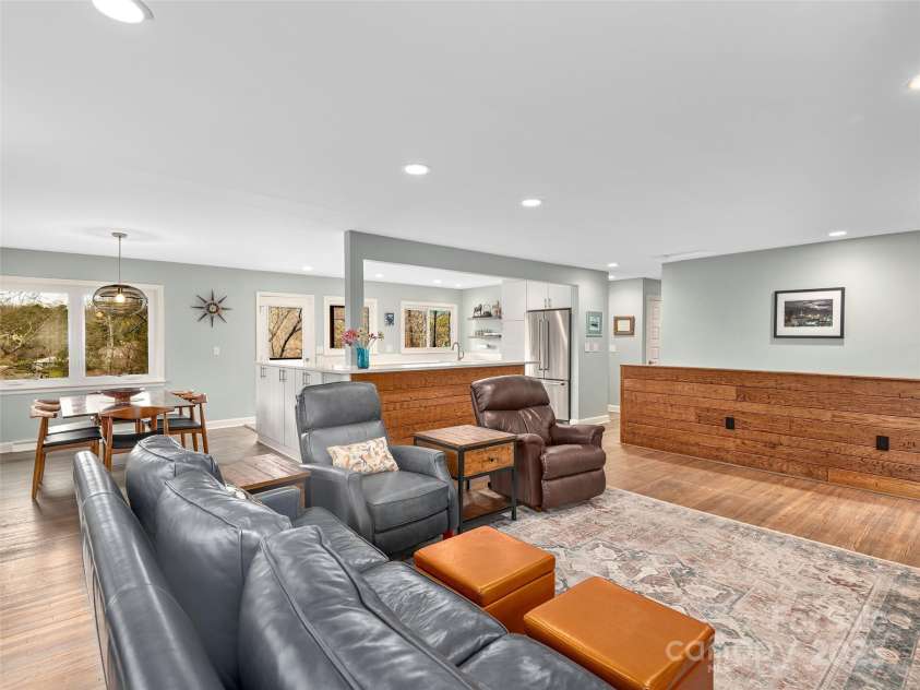 261 White Pine Drive, Asheville, NC 28805.  MLS# CAR4238315, YatesRealty ID 7204. 