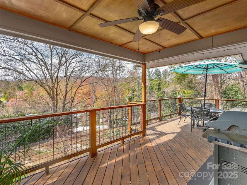 261 White Pine Drive, Asheville, NC 28805.  MLS# CAR4238315, YatesRealty ID 7204. 