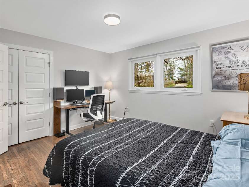 261 White Pine Drive, Asheville, NC 28805.  MLS# CAR4238315, YatesRealty ID 7204. 