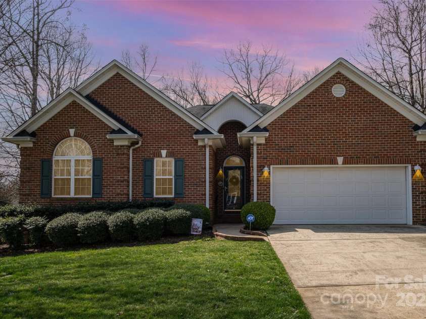 2713 Firethorn Court, Gastonia, NC 28056.  MLS# CAR4232566, YatesRealty ID 7206. 