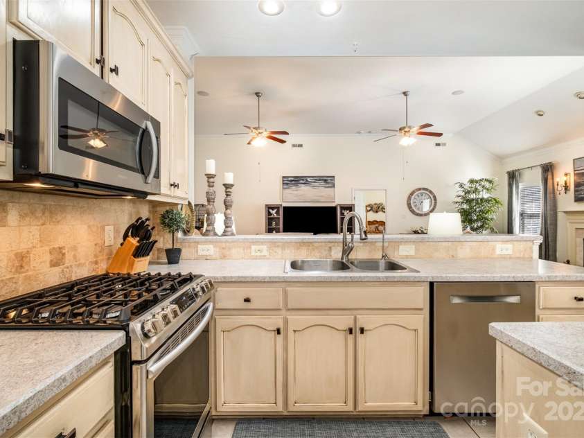 2713 Firethorn Court, Gastonia, NC 28056.  MLS# CAR4232566, YatesRealty ID 7206. 