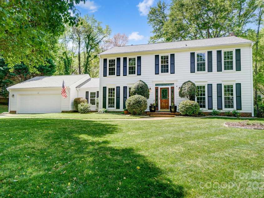 2221 Hamilton Mill Road, Charlotte, NC 28270.  MLS# CAR4245351, YatesRealty ID 7207. 
