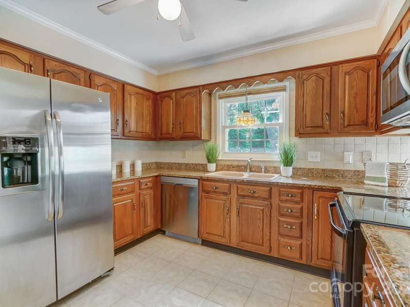 2221 Hamilton Mill Road, Charlotte, NC 28270.  MLS# CAR4245351, YatesRealty ID 7207. 