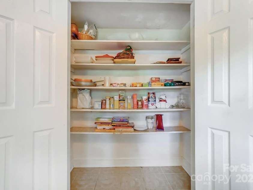 2221 Hamilton Mill Road, Charlotte, NC 28270.  MLS# CAR4245351, YatesRealty ID 7207. 