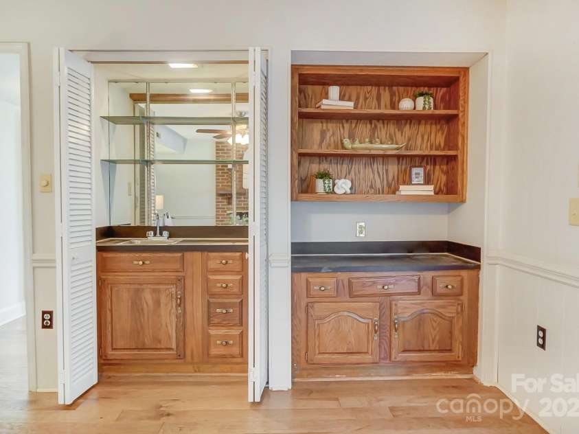 2221 Hamilton Mill Road, Charlotte, NC 28270.  MLS# CAR4245351, YatesRealty ID 7207. 